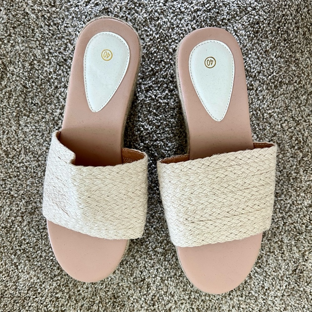 Never worn- size 8.5 crocheted platform sandals